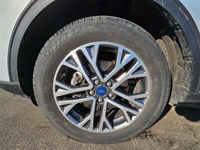 2020 Ford Escape SEL   - Photo 9 - De Pere, WI 54115