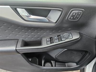 2020 Ford Escape SEL   - Photo 18 - De Pere, WI 54115