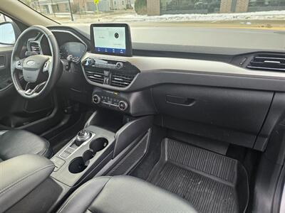 2020 Ford Escape SEL   - Photo 9 - De Pere, WI 54115