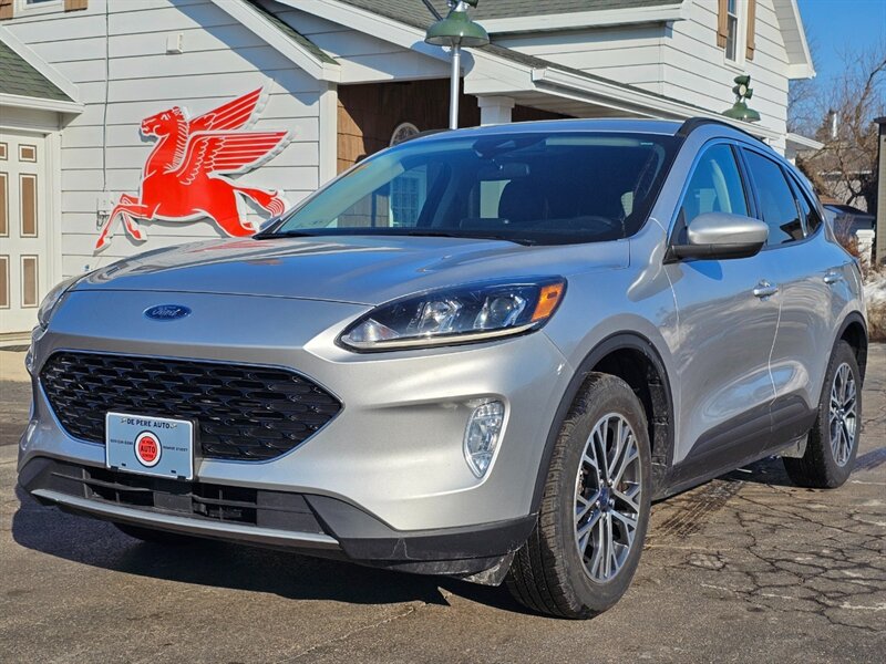 2020 Ford Escape SEL   - Photo 1 - De Pere, WI 54115