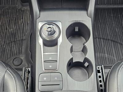 2020 Ford Escape SEL   - Photo 8 - De Pere, WI 54115