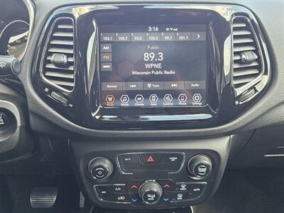 2019 Jeep Compass Limited   - Photo 7 - De Pere, WI 54115