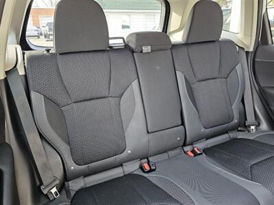 2023 Subaru Forester Premium   - Photo 14 - De Pere, WI 54115