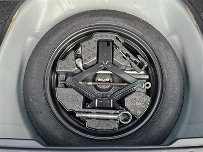 2023 Subaru Forester Premium   - Photo 18 - De Pere, WI 54115