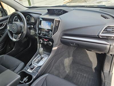 2023 Subaru Forester Premium   - Photo 11 - De Pere, WI 54115