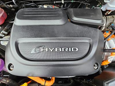 2022 Chrysler Pacifica Hybrid Limited   - Photo 46 - De Pere, WI 54115