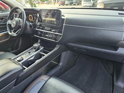 2023 Nissan Pathfinder Platinum   - Photo 9 - De Pere, WI 54115
