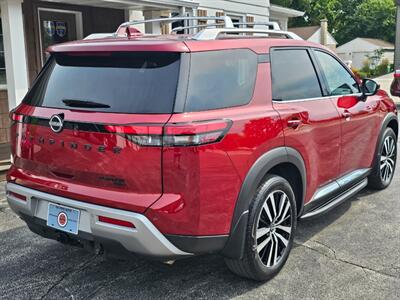 2023 Nissan Pathfinder Platinum   - Photo 27 - De Pere, WI 54115