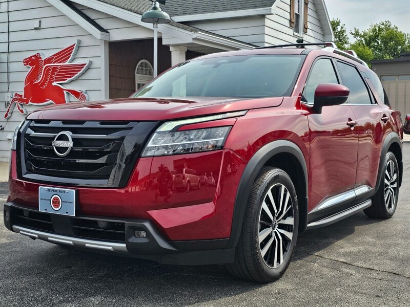 2023 Nissan Pathfinder Platinum  