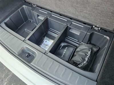 2023 Nissan Pathfinder Platinum   - Photo 16 - De Pere, WI 54115