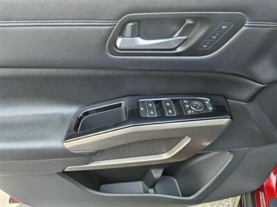 2023 Nissan Pathfinder Platinum   - Photo 17 - De Pere, WI 54115