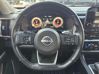 2023 Nissan Pathfinder Platinum   - Photo 4 - De Pere, WI 54115