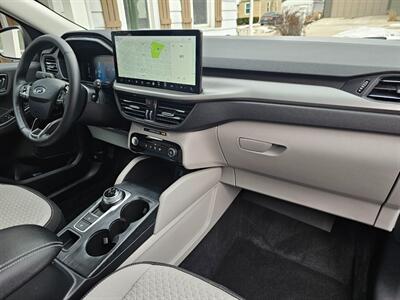 2023 Ford Escape Active   - Photo 11 - De Pere, WI 54115
