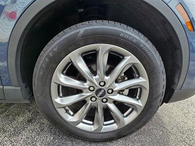 2022 Lincoln Corsair Standard   - Photo 44 - De Pere, WI 54115