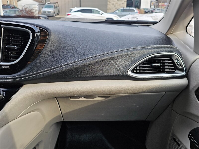 2022 Chrysler Pacifica Limited - Photo 34 - De Pere, WI 54115