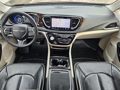 2022 Chrysler Pacifica Limited - Photo 5 - De Pere, WI 54115