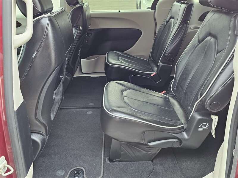 2022 Chrysler Pacifica Limited - Photo 15 - De Pere, WI 54115