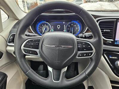 2022 Chrysler Pacifica Limited - Photo 6 - De Pere, WI 54115