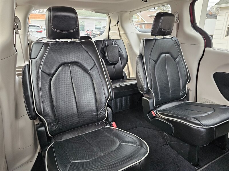 2022 Chrysler Pacifica Limited - Photo 14 - De Pere, WI 54115