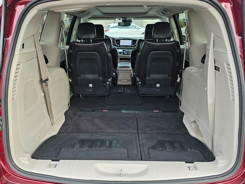 2022 Chrysler Pacifica Limited - Photo 18 - De Pere, WI 54115