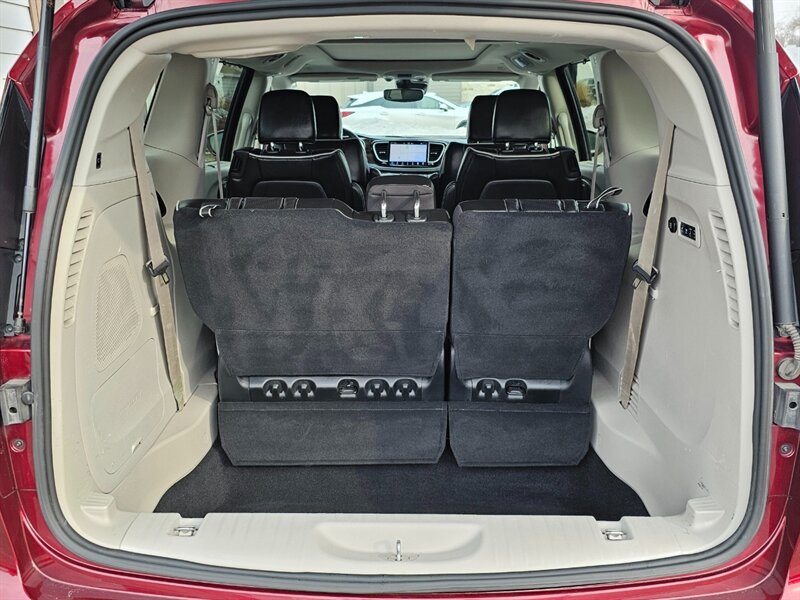 2022 Chrysler Pacifica Limited - Photo 17 - De Pere, WI 54115