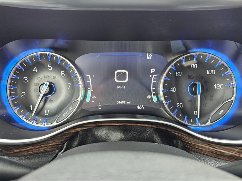 2022 Chrysler Pacifica Limited - Photo 7 - De Pere, WI 54115