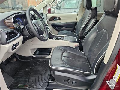 2022 Chrysler Pacifica Limited - Photo 4 - De Pere, WI 54115