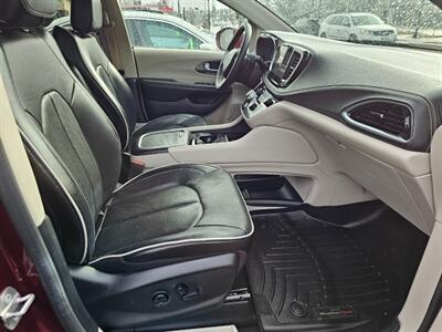 2022 Chrysler Pacifica Limited - Photo 13 - De Pere, WI 54115