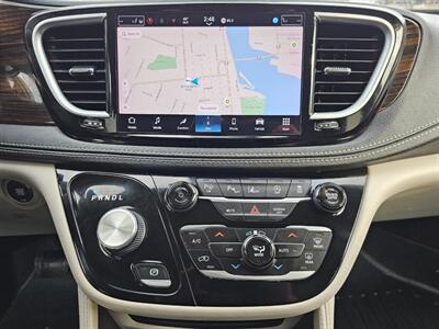 2022 Chrysler Pacifica Limited - Photo 8 - De Pere, WI 54115