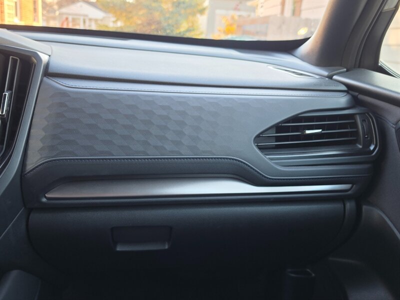 2025 Subaru Forester Premium - Photo 30 - De Pere, WI 54115