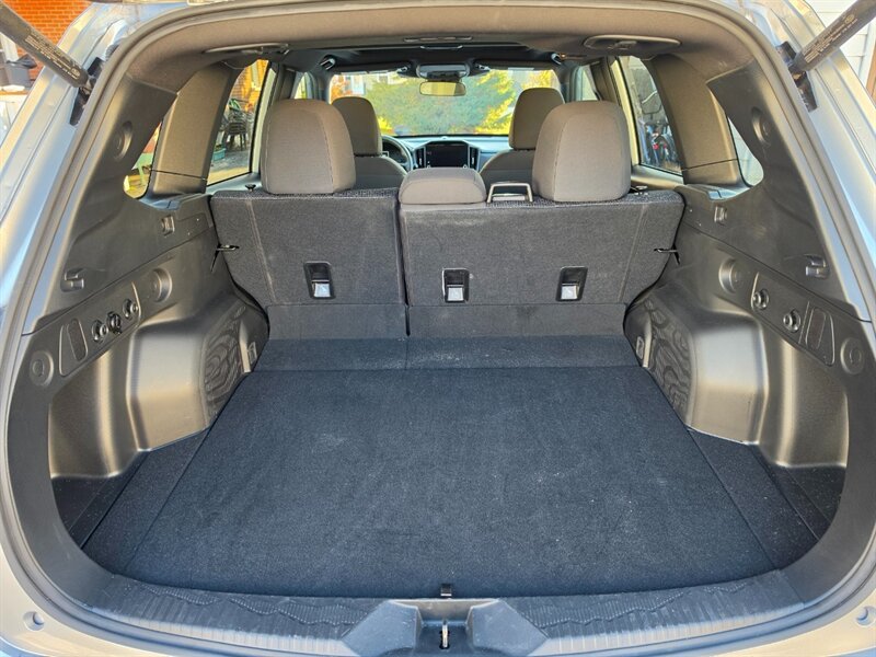 2025 Subaru Forester Premium - Photo 18 - De Pere, WI 54115
