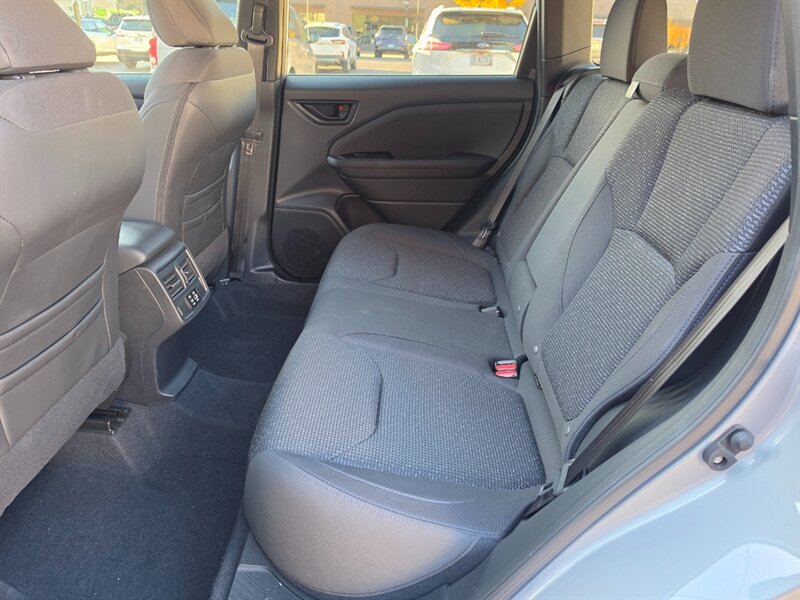 2025 Subaru Forester Premium - Photo 14 - De Pere, WI 54115