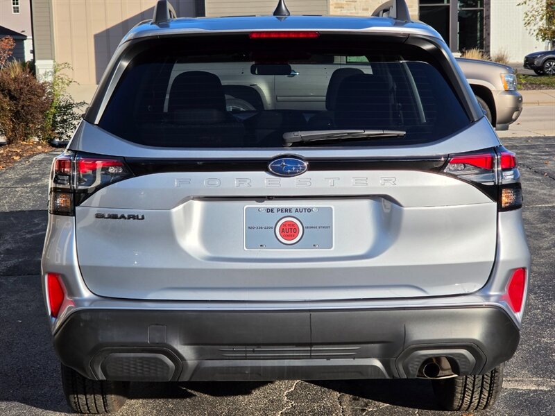 2025 Subaru Forester Premium - Photo 23 - De Pere, WI 54115