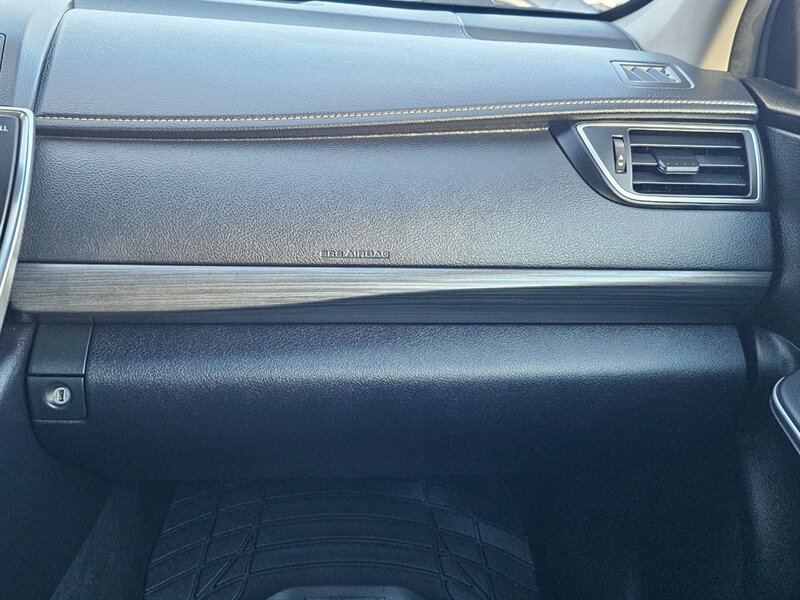 2016 Toyota Camry Hybrid LE - Photo 33 - De Pere, WI 54115