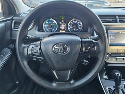 2016 Toyota Camry Hybrid LE - Photo 6 - De Pere, WI 54115