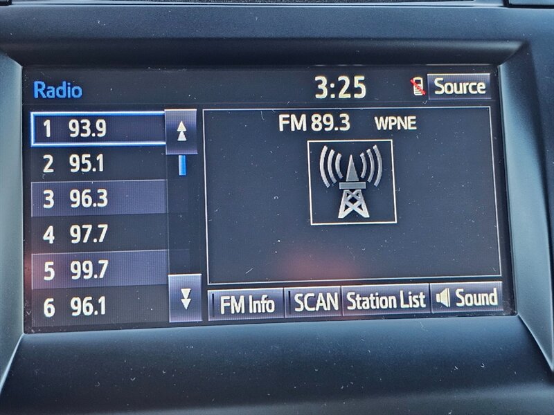 2016 Toyota Camry Hybrid LE - Photo 29 - De Pere, WI 54115