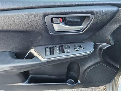 2016 Toyota Camry Hybrid LE - Photo 19 - De Pere, WI 54115