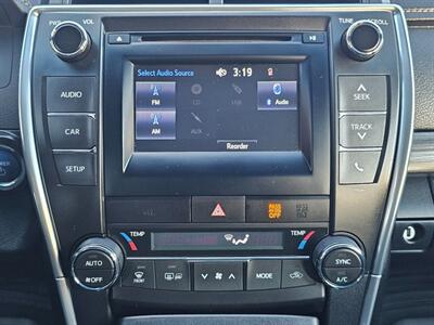 2016 Toyota Camry Hybrid LE - Photo 8 - De Pere, WI 54115