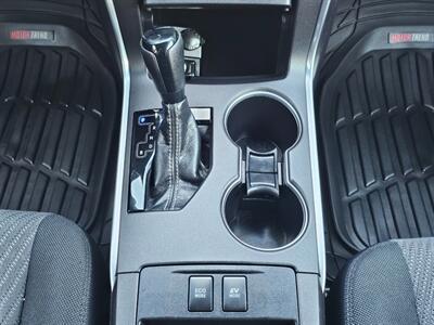 2016 Toyota Camry Hybrid LE - Photo 11 - De Pere, WI 54115