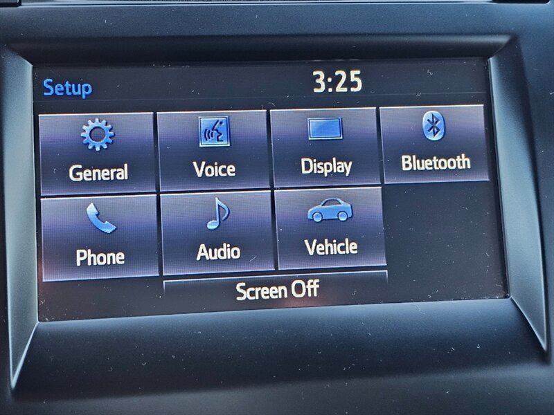 2016 Toyota Camry Hybrid LE - Photo 30 - De Pere, WI 54115