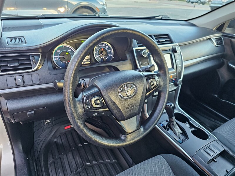 2016 Toyota Camry Hybrid LE - Photo 27 - De Pere, WI 54115