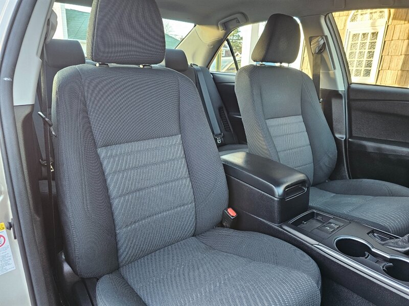 2016 Toyota Camry Hybrid LE - Photo 34 - De Pere, WI 54115