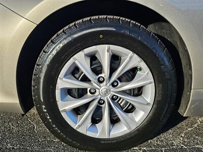 2016 Toyota Camry Hybrid LE - Photo 41 - De Pere, WI 54115