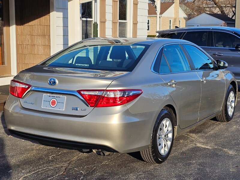 2016 Toyota Camry Hybrid LE - Photo 23 - De Pere, WI 54115