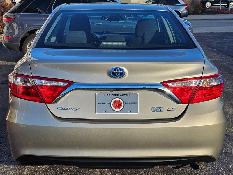 2016 Toyota Camry Hybrid LE - Photo 24 - De Pere, WI 54115