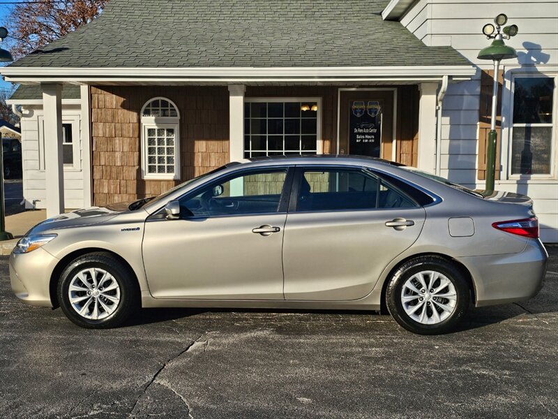 2016 Toyota Camry Hybrid LE - Photo 25 - De Pere, WI 54115