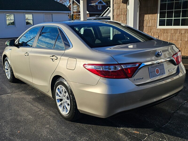 2016 Toyota Camry Hybrid LE - Photo 26 - De Pere, WI 54115