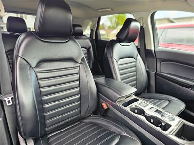 2023 Ford Edge SEL   - Photo 12 - De Pere, WI 54115