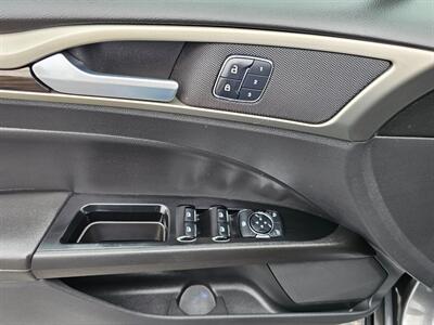 2015 Ford Fusion SE   - Photo 18 - De Pere, WI 54115
