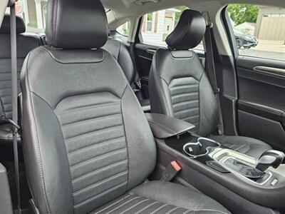 2015 Ford Fusion SE   - Photo 13 - De Pere, WI 54115